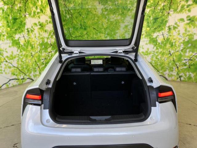 プリウス Ｚ　新品タイヤ／サンルーフ／純正エアロ／保証書／純正　ＳＤナビ／デジタルインナーミラー／衝突安全装置／シートヒーター　前席／全方位モニター／車線逸脱防止支援システム／シート　合皮　衝突被害軽減システム（7枚目）