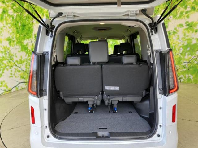 セレナ ハイウェイスターＶ　保証書／純正　１２．３インチ　メモリーナビ／インテリジェントルームミラー／エマージェンシーブレーキ／ハンズフリー両側電動スライドドア／アラウンドビューモニター／車線逸脱防止支援システム　全周囲カメラ（8枚目）