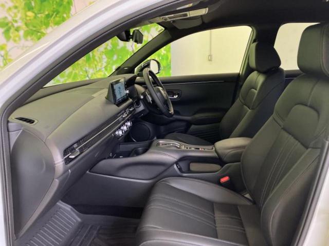 ＺＲ－Ｖ ｅＨＥＶ　Ｚブラックスタイル　保証書／ディスプレイオーディオ＋ナビ／シートヒーター／全方位モニター／車線逸脱防止支援システム／シート　フルレザー／電動バックドア／ヘッドランプ　ＬＥＤ／Ｂｌｕｅｔｏｏｔｈ接続／ＥＴＣ　革シート（6枚目）