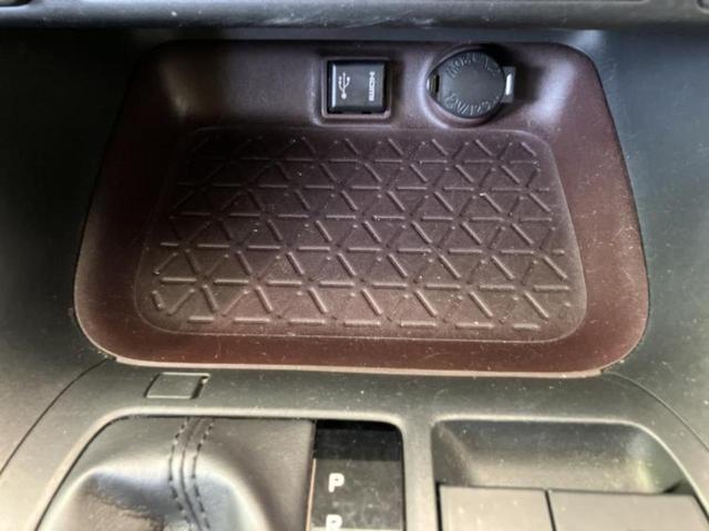 RAV4 4WDハイブリッドG ディスプレイオーディオ+ナビ9インチ/衝突安全装置/車線逸脱防止支援システム/電動バックドア/ヘッドランプ LED/USBジャック/Bluetooth接続/ETC/EBD付ABS 衝突被害軽減システム(34枚目)