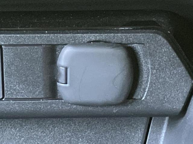 プリウス Ｚ　サンルーフ／エアロ／保証書／ディスプレイオーディオ＋ナビ／デジタルインナーミラー／トヨタセーフティセンス／シートヒーター／パノラミックビューモニター／車線逸脱防止支援システム／シート　合皮　フルエアロ（38枚目）