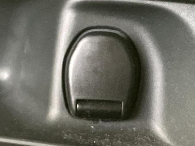 セレナ ハイウェイスターＶセレクション　保証書／社外　８インチ　メモリーナビ／エマージェンシーブレーキ／両側電動スライドドア／車線逸脱防止支援システム／ヘッドランプ　ＨＩＤ／Ｂｌｕｅｔｏｏｔｈ接続／ＥＴＣ／ＥＢＤ付ＡＢＳ／横滑り防止装置（35枚目）