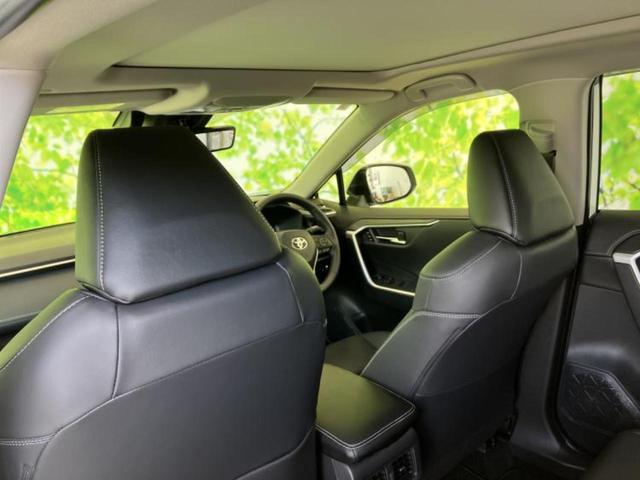 ＲＡＶ４ ４ＷＤハイブリッドＧ　サンルーフ／保証書／ディスプレイオーディオ＋ナビ１１インチ／デジタルインナーミラー／衝突安全装置／シートヒーター／パノラミックビューモニター／車線逸脱防止支援システム／シート　合皮　全周囲カメラ（8枚目）