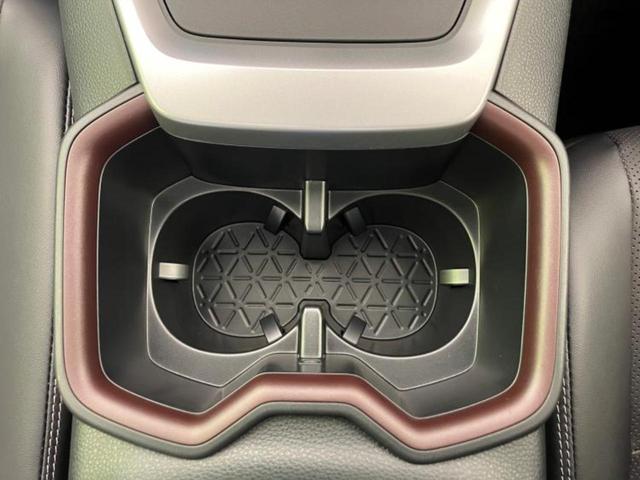 ＲＡＶ４ ４ＷＤハイブリッドＧ　サンルーフ／保証書／ディスプレイオーディオ＋ナビ１１インチ／デジタルインナーミラー／衝突安全装置／シートヒーター／パノラミックビューモニター／車線逸脱防止支援システム／シート　合皮　全周囲カメラ（26枚目）