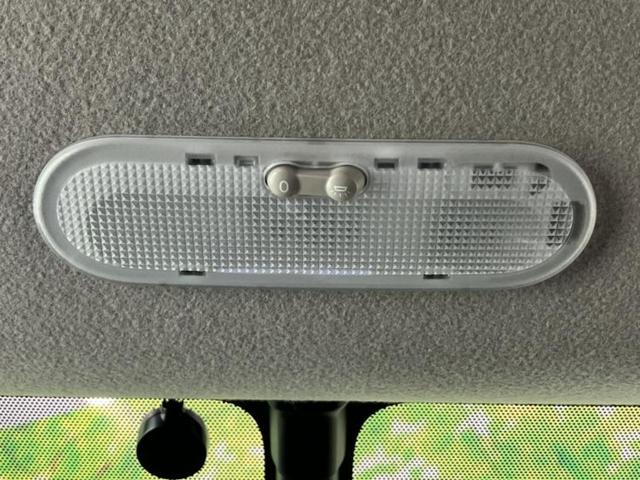 ノート Ｘ　ＤＩＧ－Ｓエマブレパッケージ　保証書／純正　ＳＤナビ／衝突安全装置／アラウンドビューモニター／車線逸脱防止支援システム／Ｂｌｕｅｔｏｏｔｈ接続／ＥＴＣ／ＥＢＤ付ＡＢＳ／横滑り防止装置／アイドリングストップ／フルセグＴＶ／ＤＶＤ（35枚目）