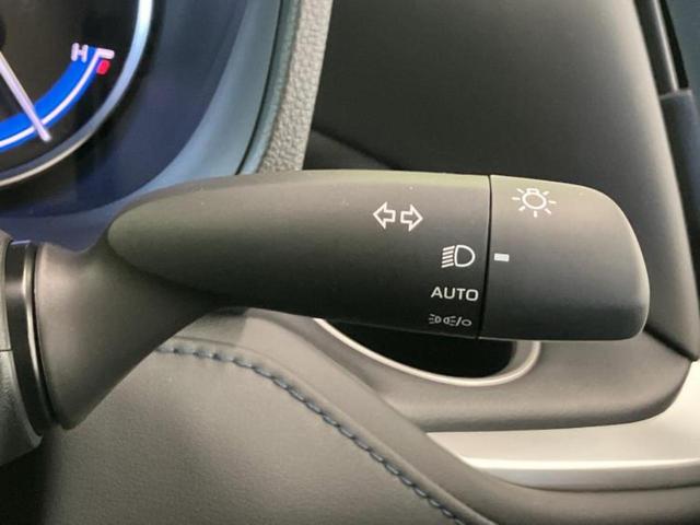 ヴォクシー ハイブリッドＳ－Ｚ　保証書／ディスプレイオーディオ＋ナビ１０インチ／フリップダウンモニター　純正　１２．８インチ／デジタルインナーミラー／トヨタセーフティセンス／両側電動スライドドア／シートヒーター　前席　全周囲カメラ（18枚目）