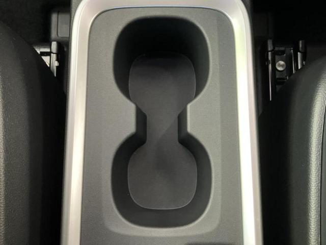 ヴォクシー ハイブリッドＳ－Ｚ　保証書／ディスプレイオーディオ＋ナビ１０インチ／フリップダウンモニター　純正　１２．８インチ／デジタルインナーミラー／トヨタセーフティセンス／両側電動スライドドア／シートヒーター　前席　全周囲カメラ（32枚目）