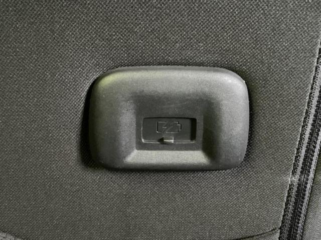 セレナ ｅパワーハイウェイスター　新品タイヤ／保証書／純正　１０インチ　メモリーナビ／フリップダウンモニター　純正　１１インチ／インテリジェントルームミラー／エマージェンシーブレーキ／ハンズフリー両側電動スライドドア　全周囲カメラ（36枚目）