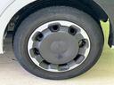 WECARSの展示場では実際に見て、触ってお車をお選びいただけます!知識の豊富な営業スタッフが様々なカーライフをご提案いたします!