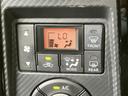 操作しやすいエアコンパネルで、車内を快適な温度に調整。風量や風向きも細かく設定でき、快適なドライブをサポートします。