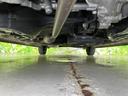 車両前方側の下廻り画像です。エンジン付近から車両中央部までの状態を確認いただけます。◆ご購入前に気になる下廻りの様子を把握したい方は、店頭スタッフまでお問い合わせ下さい。