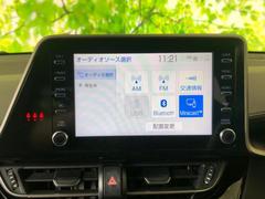 ＷＥＣＡＲＳでは各商談席に大型モニターをご用意しております！見やすい大画面でゆったりと全国の在庫をご覧いただけます！是非ご来店お待ちしております！ 7