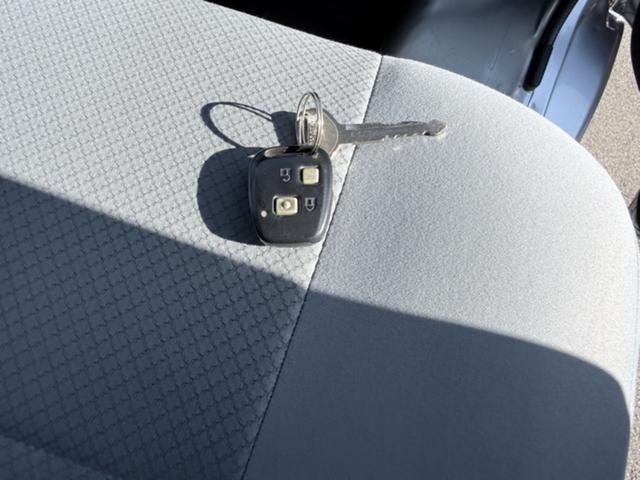 ハイゼットカーゴ DX ハイルーフ/1年走行距離無制限保証付/キーレスエントリー/パワーウィンドウ/ETC/フロアマット/バイザー/両側スライドドア/オートマ車(18枚目)