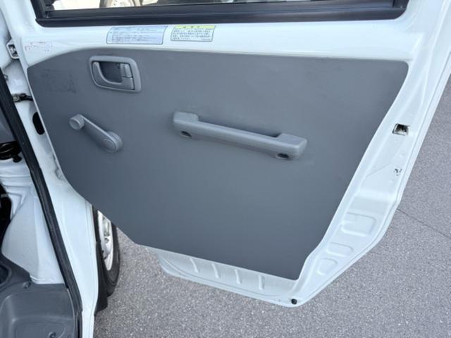 ミニキャブトラック VX-SE 4WD/5速ミッション/エアコン/パワステ/車検整備付き(12枚目)
