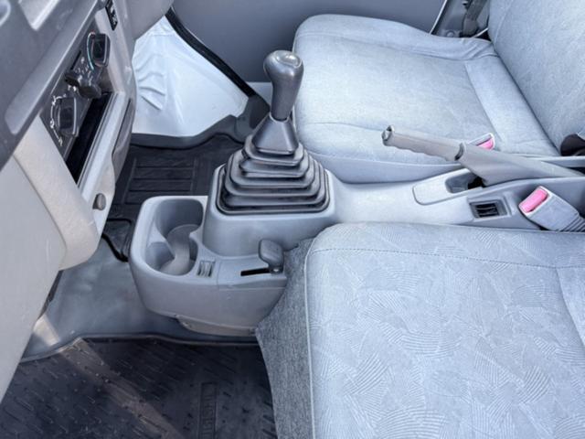 ミニキャブトラック VX-SE 4WD/5速ミッション/エアコン/パワステ/車検整備付き(19枚目)