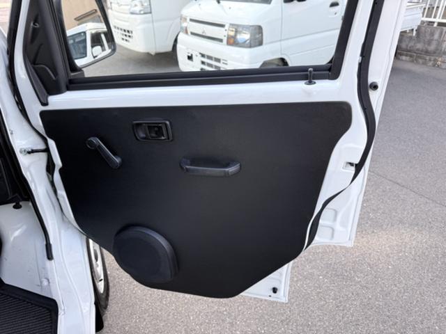 ハイゼットカーゴ スペシャル ハイルーフ/オートマ車/ナビ&TV/バックカメラ/ETC/エアコン/パワーステアリング/フロアマット/車検整備付き(12枚目)