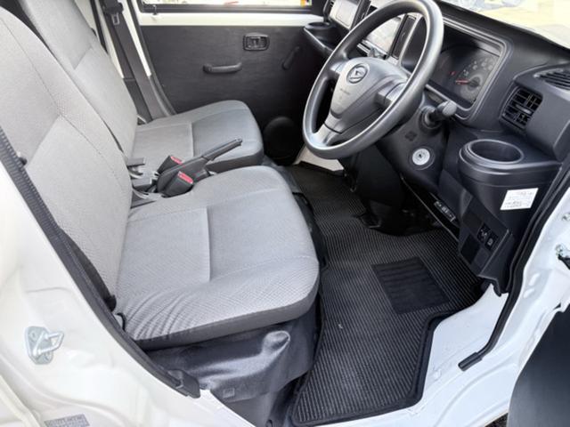 ハイゼットカーゴ スペシャル ハイルーフ/オートマ車/ナビ&TV/バックカメラ/ETC/エアコン/パワーステアリング/フロアマット/車検整備付き(13枚目)