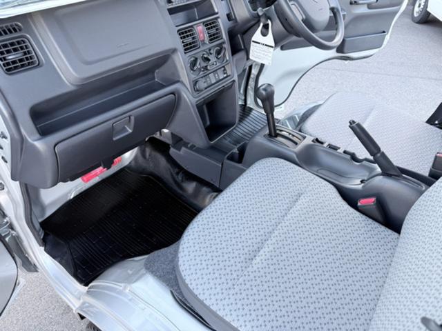 キャリイトラック KCスペシャル 3方開/オートマ車/車線逸脱警報/セーフティセンス/衝突軽減ブレーキ/パワーウィンドー/キーレス/フロアマット/車検整備付き(16枚目)