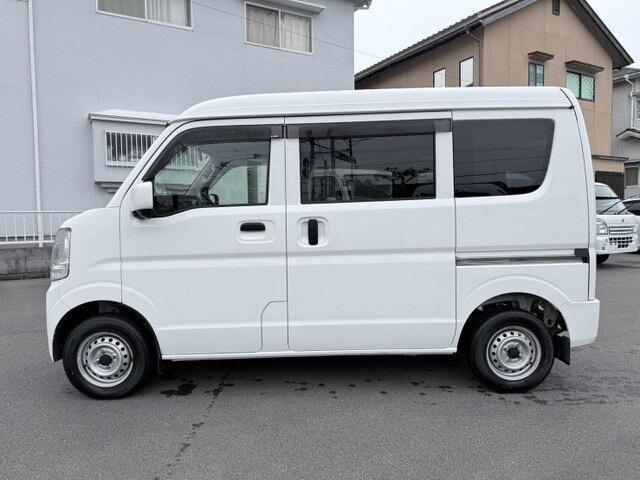 エブリイ ＰＣリミテッド　ハイルーフ／５ＡＧＳ／キーレスエントリー／パワーウィンドウ／エアコン／フロアマット／ＣＤ再生／両側スライドドア／車検整備付き（8枚目）