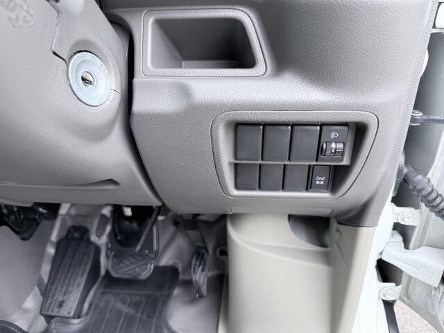 エブリイ ＰＣリミテッド　ハイルーフ／５ＡＧＳ／キーレスエントリー／パワーウィンドウ／エアコン／フロアマット／ＣＤ再生／両側スライドドア／車検整備付き（18枚目）