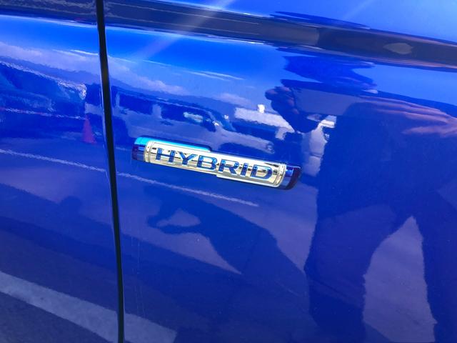 �y�}�C���h�n�C�u���b�h�z�������̃G�l���M�[�𗘗p���Ĕ��d���A��p�o�b�e���[�ɏ[�d�B�������ɂ́A���̓d�͂�p���ă��[�^�[�ŃG���W�����A�V�X�g���A�R�������}�����܂���