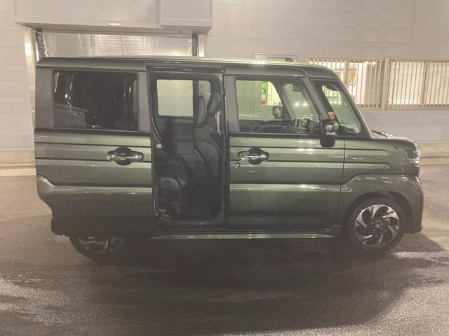 スペーシアカスタム カスタム　ＨＹＢＲＩＤ　ＸＳターボ　両側電動スライドドア　１５インチアルミ　オートライト　プッシュスタート　ステアリングヒーター　シートヒーター　オートエアコン　衝突被害軽減システム　アイドリングストップ　横滑り防止機能　衝突安全ボディ　盗難防止システム（11枚目）