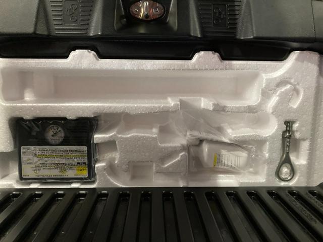 スペーシアカスタム カスタム　ＨＹＢＲＩＤ　ＸＳターボ　両側電動スライドドア　１５インチアルミ　オートライト　プッシュスタート　ステアリングヒーター　シートヒーター　オートエアコン　衝突被害軽減システム　アイドリングストップ　横滑り防止機能　衝突安全ボディ　盗難防止システム（48枚目）