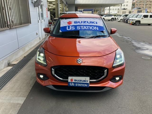 スイフト ＨＹＢＲＩＤ　ＭＺ　衝突被害軽減システム　オートライト　１６インチアルミ　プッシュスタート　パドルシフト　シートヒーター　オートエアコン　アイドリングストップ　ＵＳＢソケット　横滑り防止機能　衝突安全ボディ　盗難防止システム　取扱説明書　メンテナンスノート（3枚目）