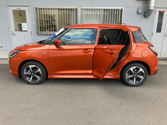 スイフト ＨＹＢＲＩＤ　ＭＺ　衝突被害軽減システム　オートライト　１６インチアルミ　プッシュスタート　パドルシフト　シートヒーター　オートエアコン　アイドリングストップ　ＵＳＢソケット　横滑り防止機能　衝突安全ボディ　盗難防止システム　取扱説明書　メンテナンスノート（13枚目）