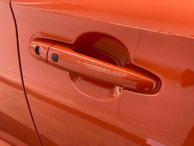 スイフト ＨＹＢＲＩＤ　ＭＺ　衝突被害軽減システム　オートライト　１６インチアルミ　プッシュスタート　パドルシフト　シートヒーター　オートエアコン　アイドリングストップ　ＵＳＢソケット　横滑り防止機能　衝突安全ボディ　盗難防止システム　取扱説明書　メンテナンスノート（19枚目）