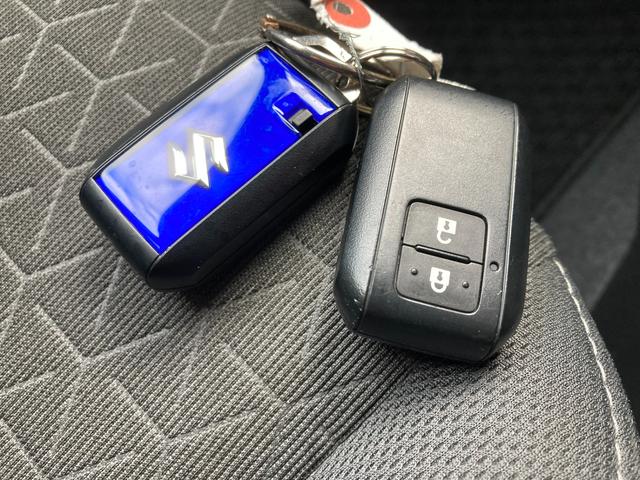 スイフト ＨＹＢＲＩＤ　ＭＺ　衝突被害軽減システム　オートライト　１６インチアルミ　プッシュスタート　パドルシフト　シートヒーター　オートエアコン　アイドリングストップ　ＵＳＢソケット　横滑り防止機能　衝突安全ボディ　盗難防止システム　取扱説明書　メンテナンスノート（50枚目）