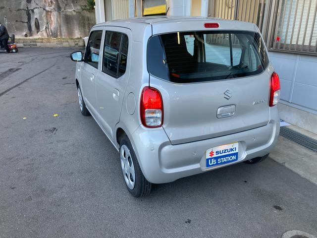 アルト Ｌ　２型　衝突被害軽減システム　アイドリングストップ　フルホイールキャップ　オートライト　電動格納ドアミラー　パワーウィンドウ　シートヒーター　横滑り防止機能　衝突安全ボディ　盗難防止システム　取扱説明書　メンテナンスノート（7枚目）