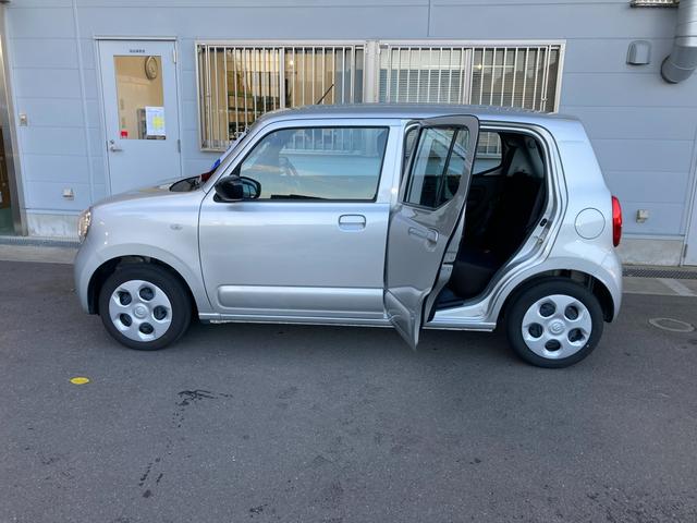 アルト Ｌ　２型　衝突被害軽減システム　アイドリングストップ　フルホイールキャップ　オートライト　電動格納ドアミラー　パワーウィンドウ　シートヒーター　横滑り防止機能　衝突安全ボディ　盗難防止システム　取扱説明書　メンテナンスノート（13枚目）