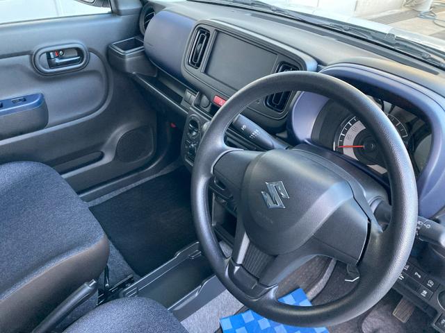 アルト Ｌ　２型　衝突被害軽減システム　アイドリングストップ　フルホイールキャップ　オートライト　電動格納ドアミラー　パワーウィンドウ　シートヒーター　横滑り防止機能　衝突安全ボディ　盗難防止システム　取扱説明書　メンテナンスノート（33枚目）