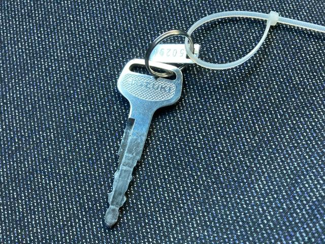 アルト Ｌ　２型　衝突被害軽減システム　アイドリングストップ　フルホイールキャップ　オートライト　電動格納ドアミラー　パワーウィンドウ　シートヒーター　横滑り防止機能　衝突安全ボディ　盗難防止システム　取扱説明書　メンテナンスノート（47枚目）