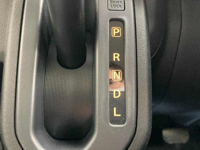 ハスラー ＨＹＢＲＩＤ　Ｇ　３型　衝突被害軽減システム　オートライト　１５インチスチールホイール　ＬＥＤライト　プッシュスタート　シートヒーター　オートエアコン　アイドリングストップ　横滑り防止機能　衝突安全ボディ　盗難防止システム　取扱説明書　メンテナンスノート（32枚目）