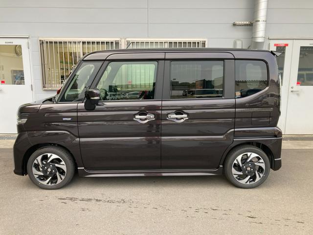 スペーシアカスタム カスタム　ＨＹＢＲＩＤ　ＸＳターボ　ナビ　全方位カメラ　１５インチアルミ　オートライト　両側電動スライドドア　プッシュスタート　シートヒーター　ステアリングヒーター　オートエアコン　衝突被害軽減システム　アイドリングストップ　横滑り防止機能　衝突安全ボディ（9枚目）