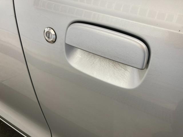 アルト Ｓ　３型　オートライト　ＣＤステレオ　ＥＴＣ　シートヒーター　スズキの大決算！２月７日から８日の２日間限定価格となります。当店が自信を持って販売する車がスタッフと共にお客様のご来店をお待ちしています！店舗へご来店いただける方のみ販売させて頂きます。（19枚目）