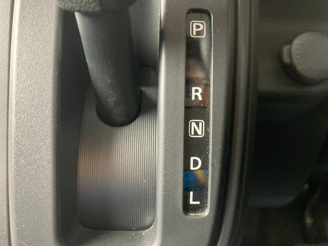 アルト Ｓ　３型　オートライト　ＣＤステレオ　ＥＴＣ　シートヒーター　スズキの大決算！２月７日から８日の２日間限定価格となります。当店が自信を持って販売する車がスタッフと共にお客様のご来店をお待ちしています！店舗へご来店いただける方のみ販売させて頂きます。（29枚目）