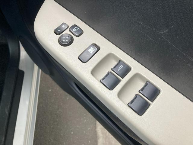 アルト Ｓ　３型　オートライト　ＣＤステレオ　ＥＴＣ　シートヒーター　スズキの大決算！２月７日から８日の２日間限定価格となります。当店が自信を持って販売する車がスタッフと共にお客様のご来店をお待ちしています！店舗へご来店いただける方のみ販売させて頂きます。（32枚目）