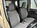 【フロントシート】ベンチシートタイプで狭い駐車スペースでも乗り降りラクラクです♪