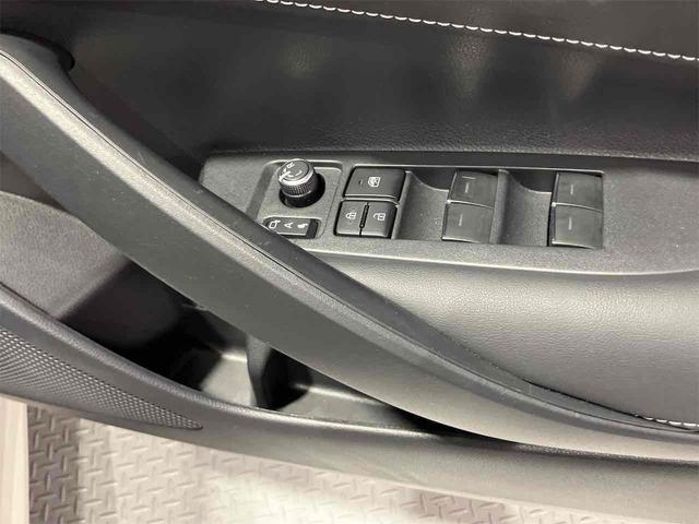 カローラスポーツ ハイブリッドＧ　ＥＴＣ　バックカメラ　ナビ　クリアランスソナー　オートクルーズコントロール　レーンアシスト　アルミホイール　オートマチックハイビーム　オートライト　スマートキー　電動格納ミラー　ＣＶＴ　ＥＳＣ　ＵＳＢ（11枚目）