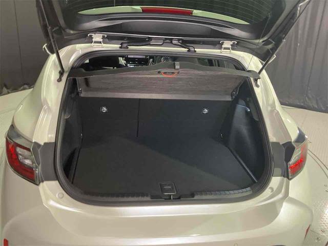 カローラスポーツ ハイブリッドＧ　ＥＴＣ　バックカメラ　ナビ　クリアランスソナー　オートクルーズコントロール　レーンアシスト　アルミホイール　オートマチックハイビーム　オートライト　スマートキー　電動格納ミラー　ＣＶＴ　ＥＳＣ　ＵＳＢ（18枚目）