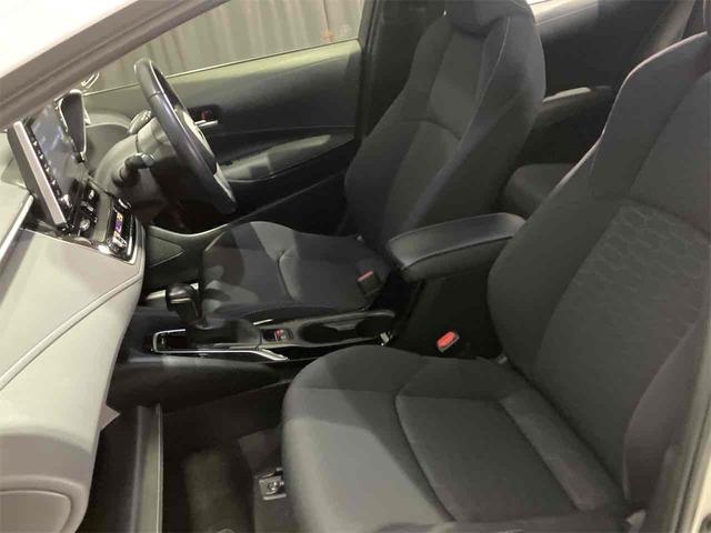 カローラスポーツ ハイブリッドＧ　ＥＴＣ　バックカメラ　ナビ　クリアランスソナー　オートクルーズコントロール　レーンアシスト　アルミホイール　オートマチックハイビーム　オートライト　スマートキー　電動格納ミラー　ＣＶＴ　ＥＳＣ　ＵＳＢ（46枚目）