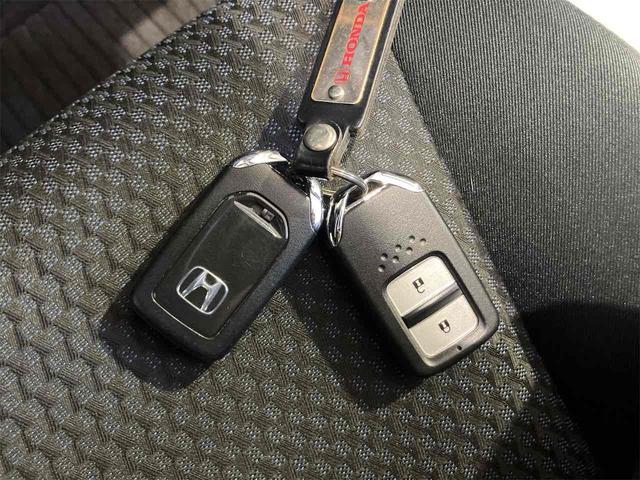 フィット 13G・L ホンダセンシング ETC バックカメラ ナビ オートクルーズコントロール レーンアシスト 衝突被害軽減システム オートライト LEDヘッドランプ スマートキー アイドリングストップ 電動格納ミラー CVT(33枚目)