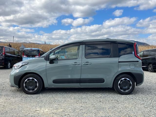 シエンタ Ｚ　両側電動スライドドア　パノラミックビューモニター　ナビ　フルセグテレビ　クリアランスソナー　スマートキー　プッシュスタート　衝突被害軽減システム（10枚目）