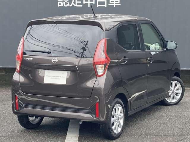 デイズ 660 X 9インチ純正メモリーナビ・アラウンドビュ アラウンドM 踏み間違え防止 スマートキー イモビライザー バックカメラ 1オーナー レーンキープ アイドリングストップ キーレス フルオートエアコン ナビTV WAB 記録簿 運転席エアバック PS(2枚目)