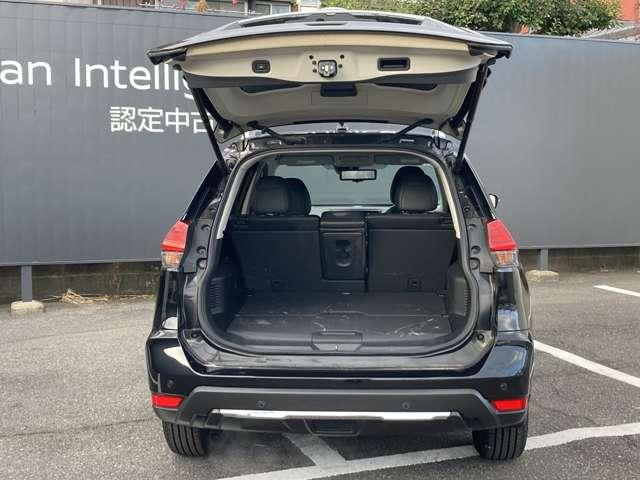 ラゲッジルームです。開口も大きく荷物も積載しやすいです。