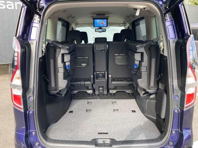 セレナ ２．０　ハイウェイスター　Ｖ　大画面ナビ・後席モニター・前後ドラレコ・　サイドエアバッグ　アラウンドビュ－　１オナ　アルミ　衝突被害軽減　ＬＤＰ　エアバッグ　両側オートスライドドア　ＬＥＤライト　インテリジェントキー　点検記録簿　サイドカメラ　メモリーナビ　ナビＴＶ（18枚目）