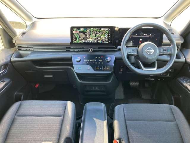 セレナ １．４　ｅ－４ＯＲＣＥ　ハイウェイスターＶ　４ＷＤ　日産コネクトナビ・プロパイロット・ＥＴＣ２．０　レーンキープアシスト　ＬＥＤ　アラウンドモニター　フルオートエアコン　ＥＴＣ　４ＷＤ　両側パワースライドドア　インテリジェントクルーズ　踏み間違い衝突防止（3枚目）